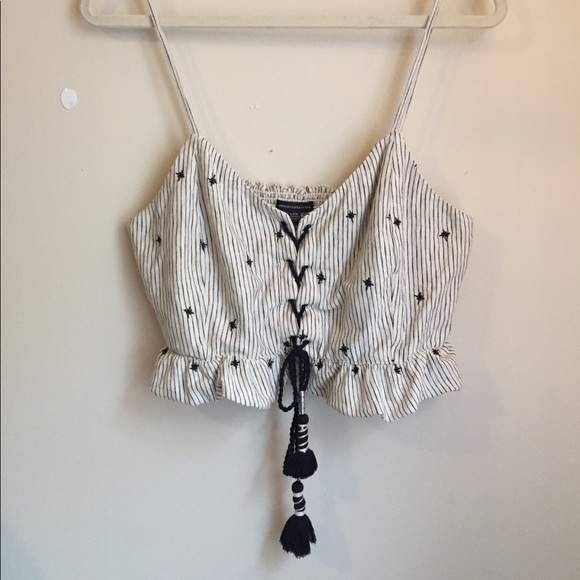 American Eagle (AEO) lace-up beige/black crop top - Picture 2 of 5